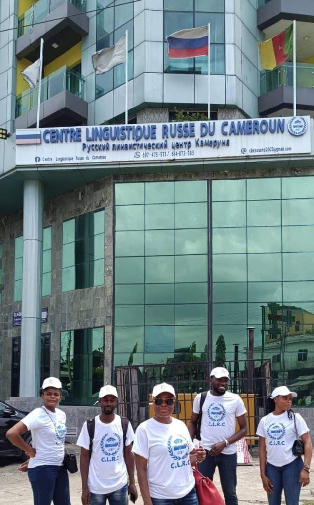 L’Administrateur Directeur Général du Centre Linguistique Russe du Cameroun a communié avec son personnel, à l’occasion de la 138ème fête du travail.