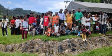 L’association JVEPI présente à la jeunesse de Ngambe dans le département de la Sanaga Maritime, les clés de succès pour réussir et changer la donne dans leurs villages.